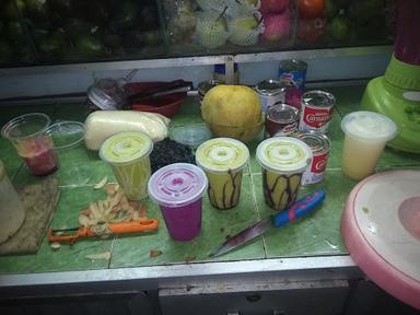 PUTRA KUNINGAN SOP BUAH & ANEKA JUICE TEMPE MENDOAN