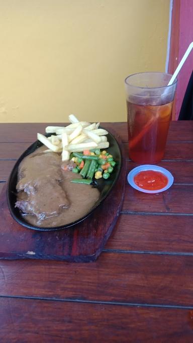 ANGKRINGAN STEAK PAMPALASSA SETU