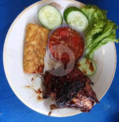 AYAM PENYET DAN AYAM BAKAR