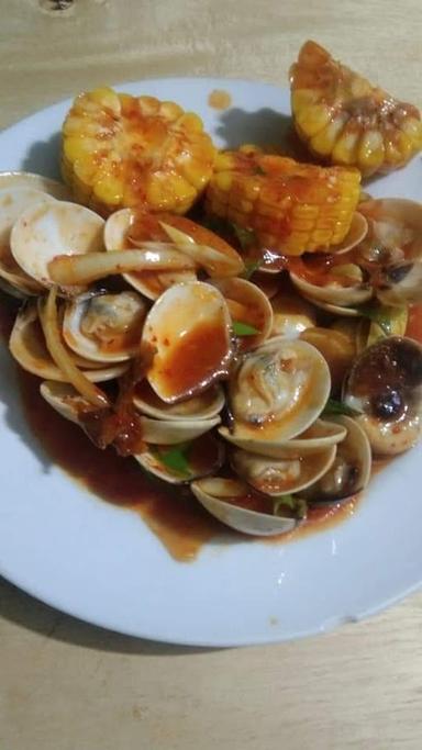 KERANG NYOLOT