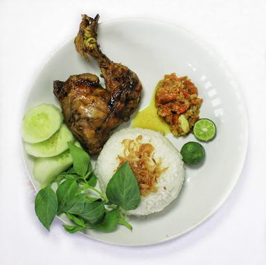 PECEL LELE IZZATI