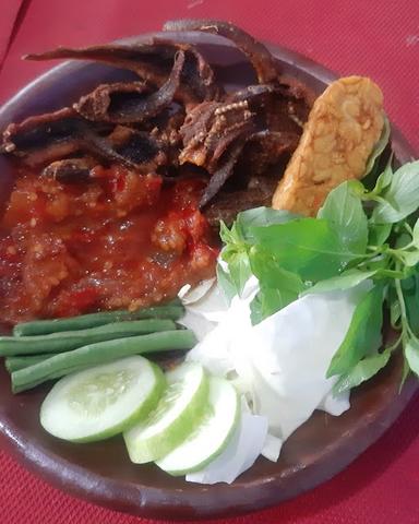 SAMBAL COBEK MBAK NIK