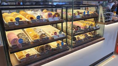 MISTER DONUT LIVING PLAZA JABABEKA