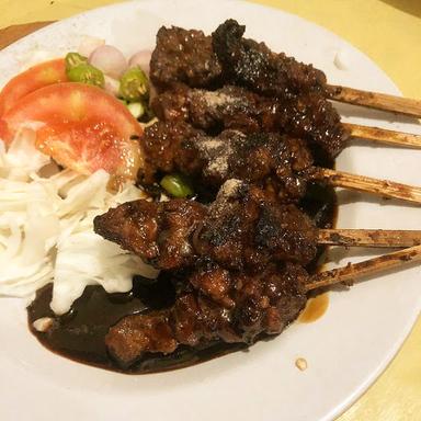 WARUNG MAKAN SIDO MAMPIR PAK MAR DARI SOLO