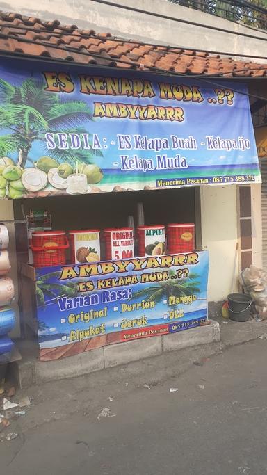 ES KELAPA MUDA AMBYYARRR