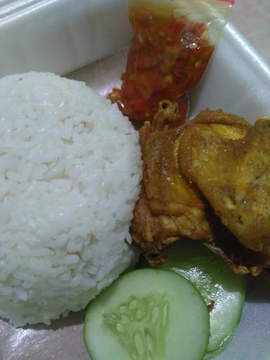 AYAM PENYET ADUHAI