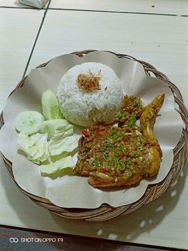 AYAM PENYET MAS AL