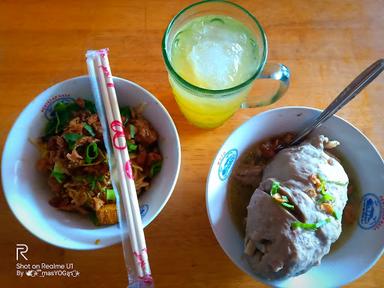 BAKSO BOGEM & MIE AYAM CIANTRA