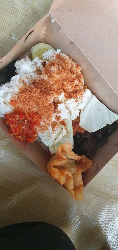 DIMSUM SAKURA DAN NASI BABAT PARU SELERO