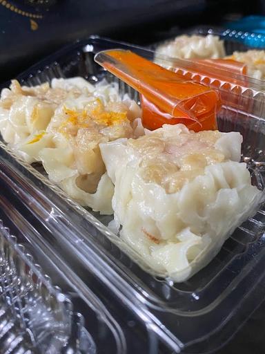 DIMSUM SAKURA DAN NASI BABAT PARU SELERO