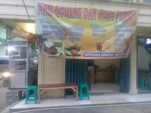 NASI GORENG DAN AYAM PENYET MLEHOY COY