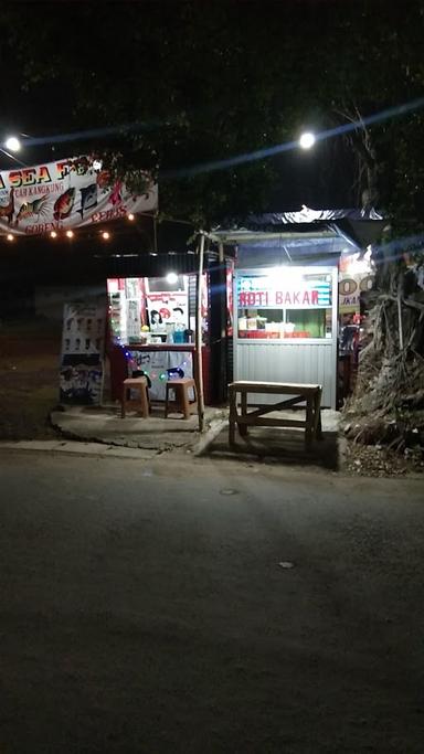 ROTI BAKAR & MINUMAN KEKINIAN