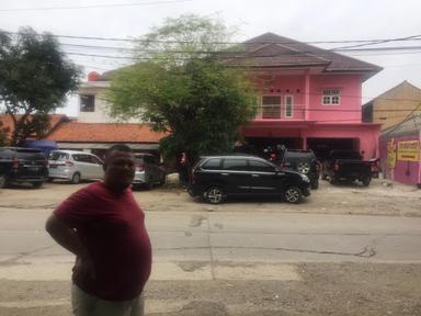 RUMAH MAKAN AMBAR SUBUR