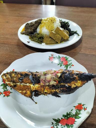 RUMAH MAKAN MINANG SEPAKAT KOBE