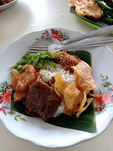 RUMAH MAKAN TIMLO SOLO