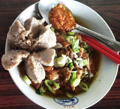 WARUNG MIE AYAM BAKSO PUTRA TUNGGAL