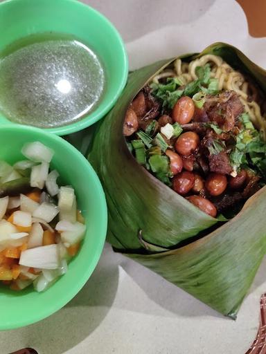 MIE AYAM BAKAR DAPOER UBECH