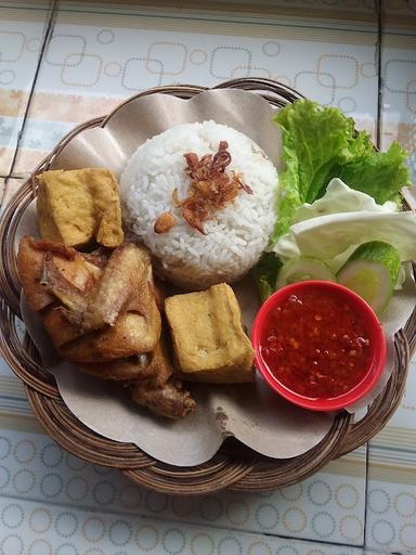 WARUNG HARNAZ