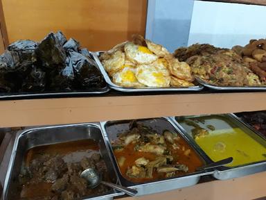 WARUNG MAKAN SEDERHANA IBU MEGA