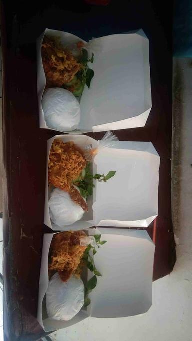 WARUNG NASI BAROKAH AYAM SERUNDENG DAN AYAM KRISPIES MAS OMAT 165