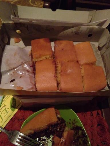 MARTABAK & PUKIS GEGE