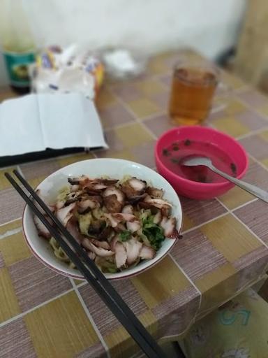 MIE EMBUN PAGI