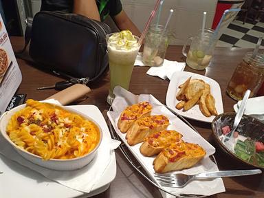 PIZZA HUT RESTORAN