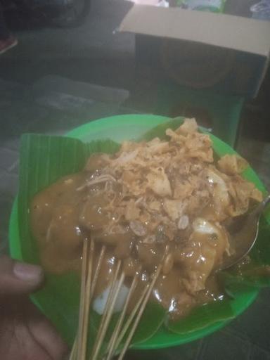 SATE PADANG GOYANG LIDAH