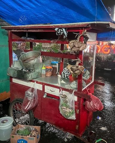 SATE PADANG GOYANG LIDAH