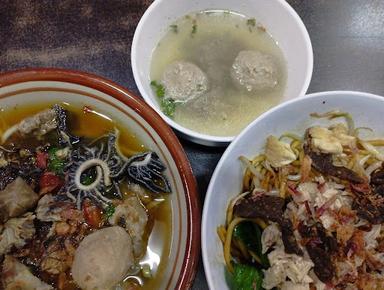 SOTO MIE MIE KOCOK MANG ECE CABANG AHMAD YANI