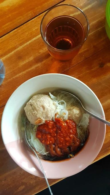 WARUNG SEBLAK ALON-ALON MAU LAGI CIKONENG