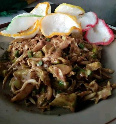 WARUNG NASI TIMBEL DAN MIE AYAM SOSTEL SOSIS BAKAR BU AAH/ BU ENONG