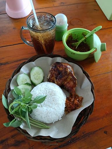 AYAM BAKAR BU SRI