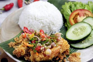 AYAM GEPREK MANTUL