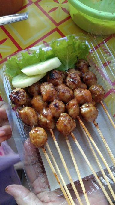 BAKSO BAKAR MBA FINA BUMBU KACANG