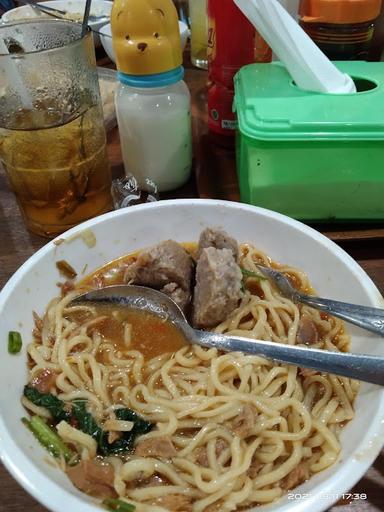 BAKSO TITOTI WONOGIRI CABANG CIKUPA