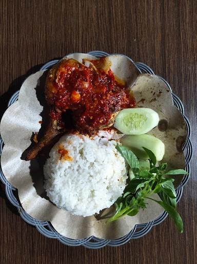 LESEHAN AYAM BAKAR BUDE WANTI