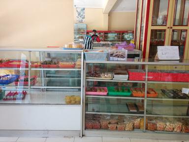 KURNIA BAKERY & CAKE