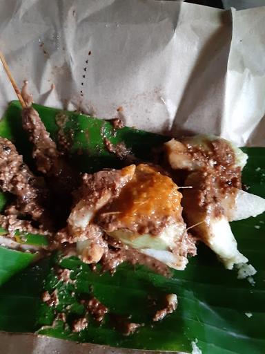 SATE LONTONG A'ISYAH