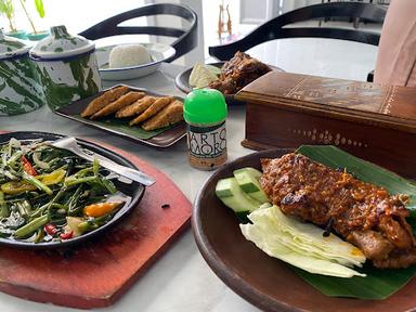 AYAM BAKAR ARTOMORO CILACAP