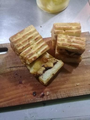 D'RAYYA ROTI BAKAR