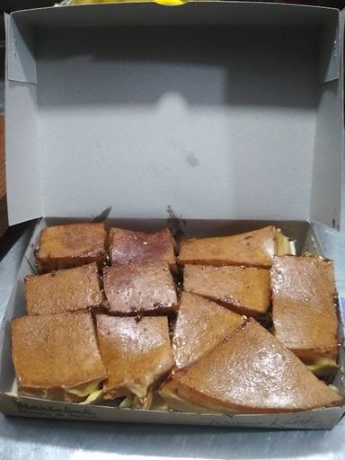 MARTABAK RELASI BLUEMOON