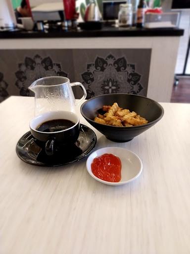 KAFE PEDJUANG! MRT LEBAK BULUS