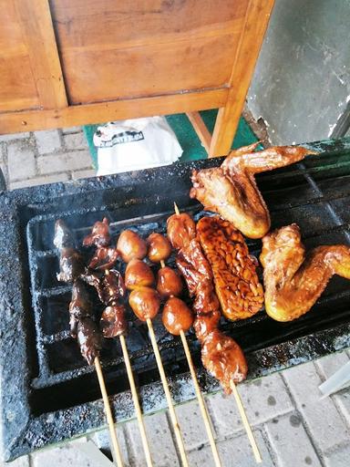 WARUNG PAK ITEM BUKAN PUTIH