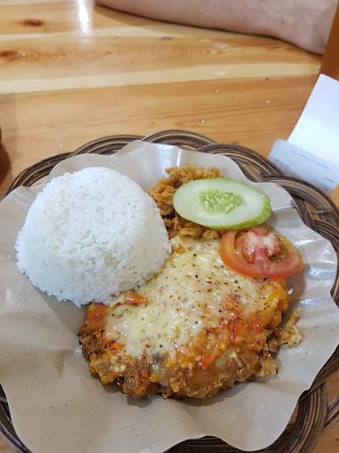 AYAM GEPREK SI GENDUT FATMAWATI