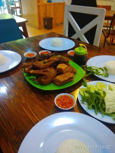 BEBEK GORENG H. SLAMET