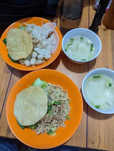 MIE AYAM BANGKA SAN SAN