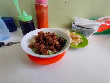 MIE AYAM & SOTO MANDALA