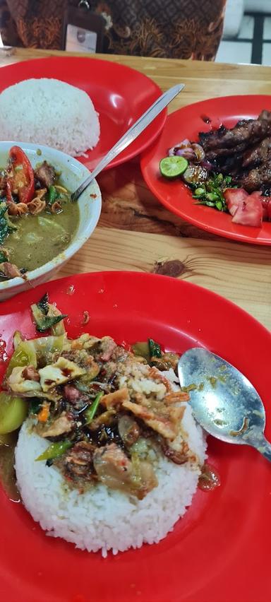 PONDOK SATE KAMBING MUDA PAK SAIPUL