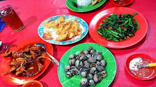 SEAFOOD 48 & NASI UDUK